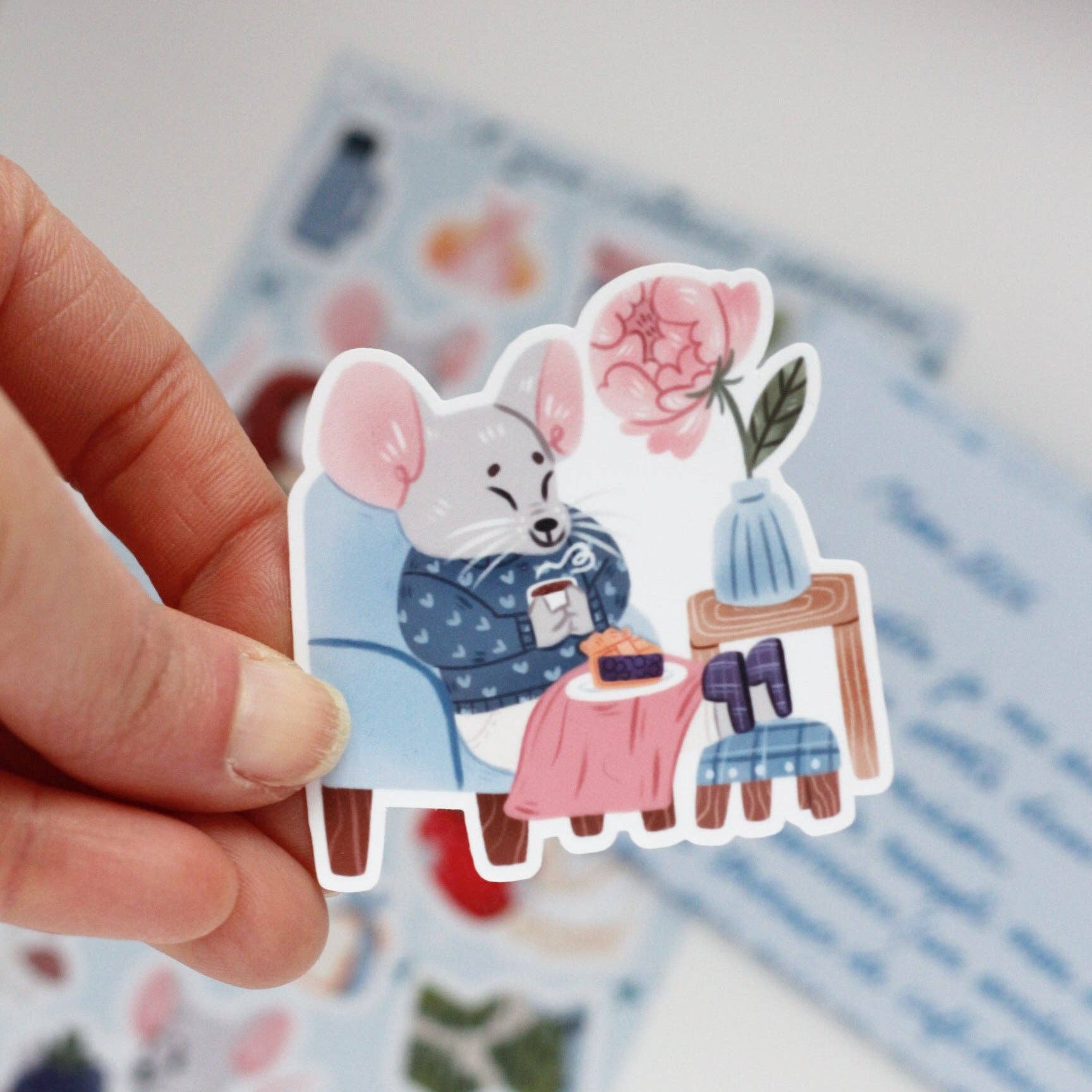 Cosy mouse vinyl sticker
